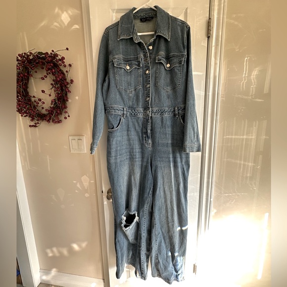 Eloquii Wide-Leg Denim Jumpsuit - Picture 4 of 11
